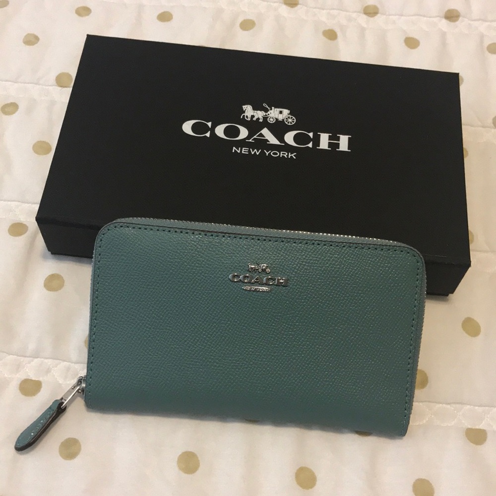 COACH Medium Zip Around Wallet